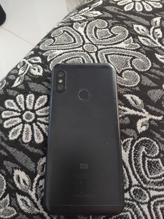 Xiaomi Mi A2 Lite (4/64)