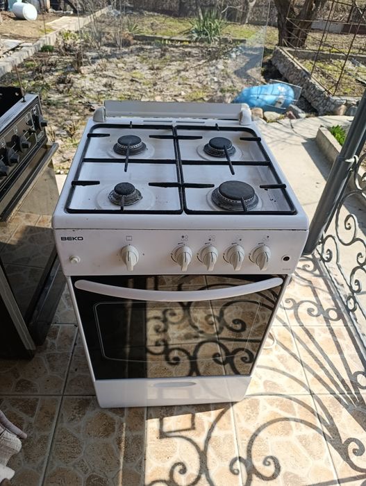 Продам газовую плиту