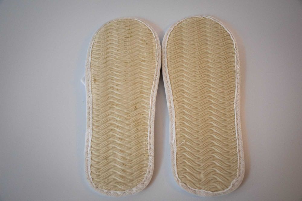 Еднократни хавлиени чехли