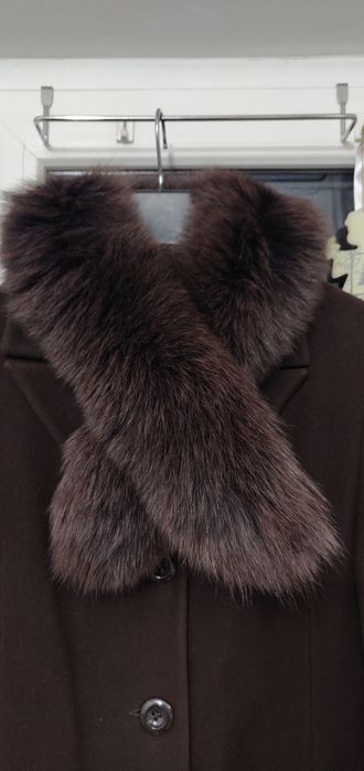 Palton maro cu guler din blană artificială
