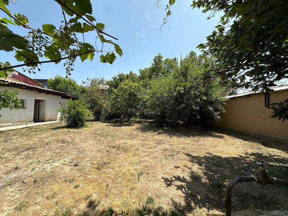 Лимонария 6,8 сотик ер хисобида. Бетонкадан 300 метр кирилади