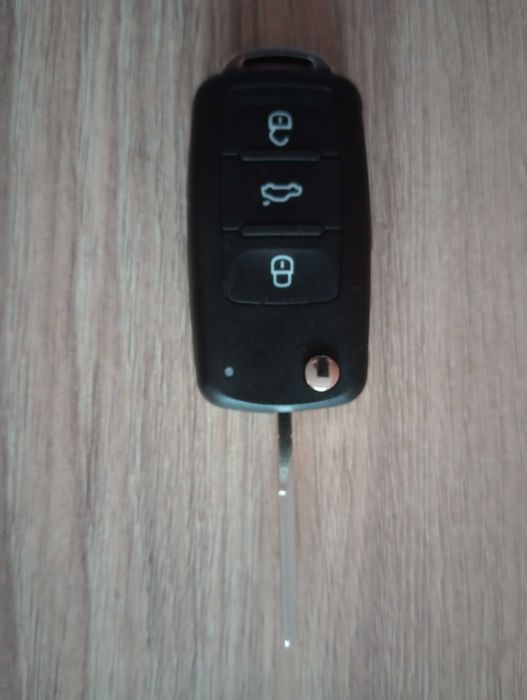 Кутийка ключ дистанционно key Фолксваген Сеат Шкода