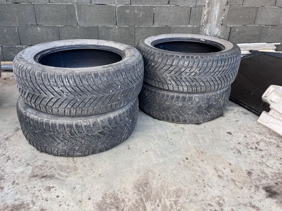 Зимни гуми nokian 235/55/18