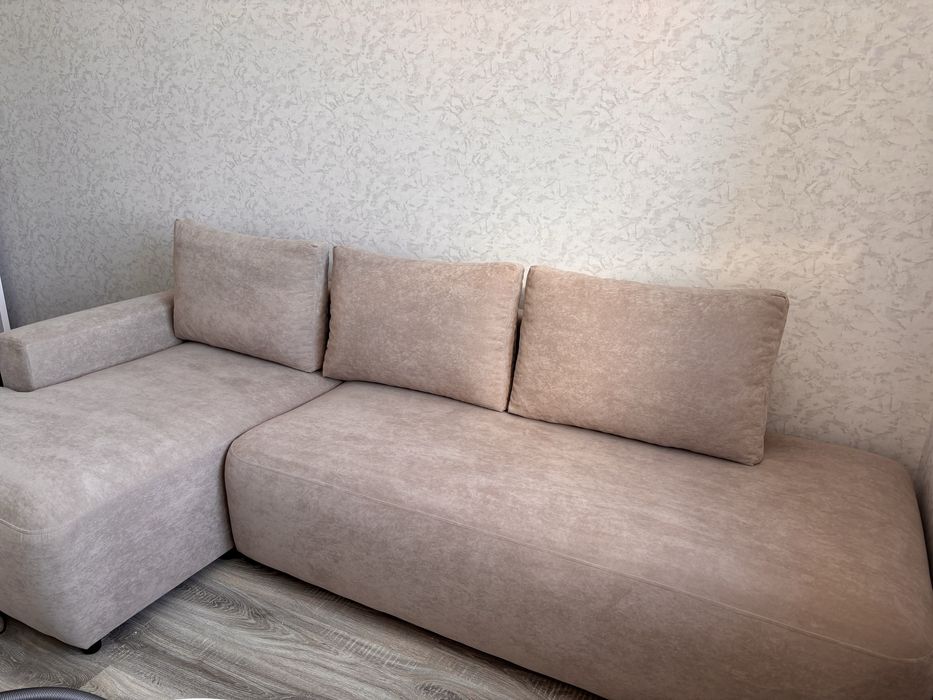 Срочно продается диван