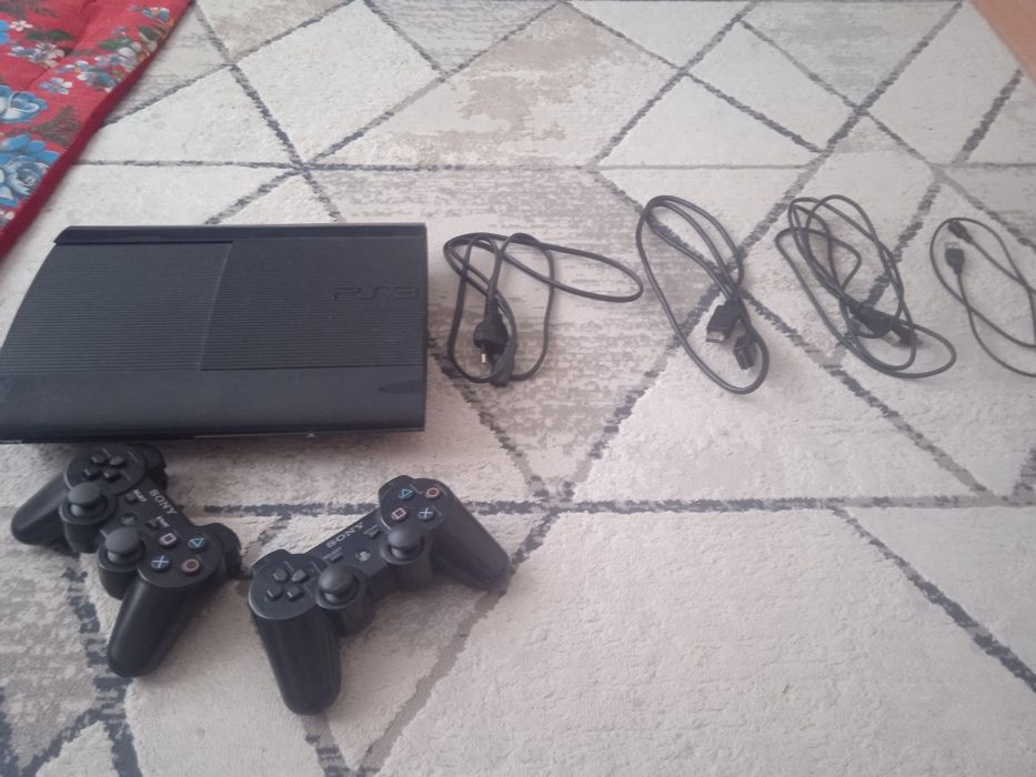 Продам Sone Playstation 3 в хорошем состоянии