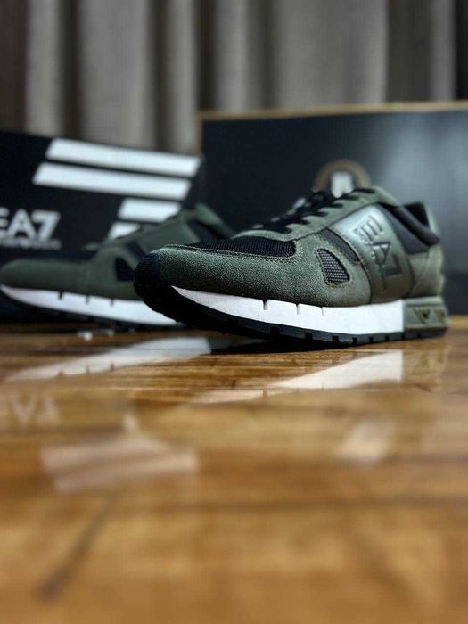 EA7 Emporio Armani мужские кроссовки Размер 40.5, 42.5