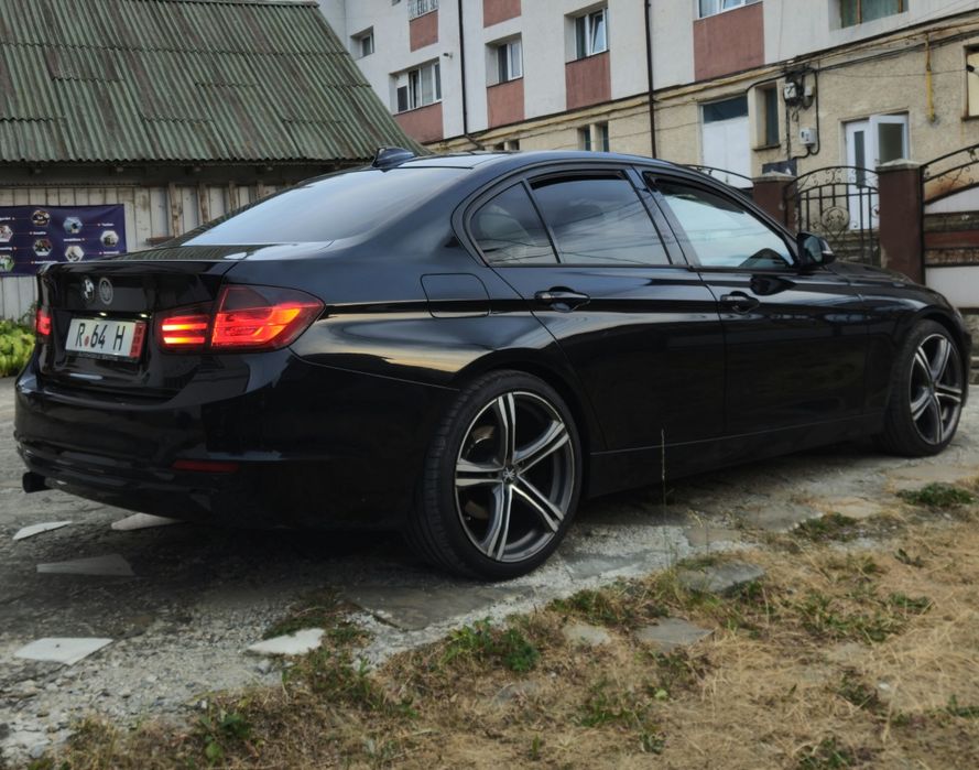 BMW 320d Sport Edition - Xenon, HUD, R19