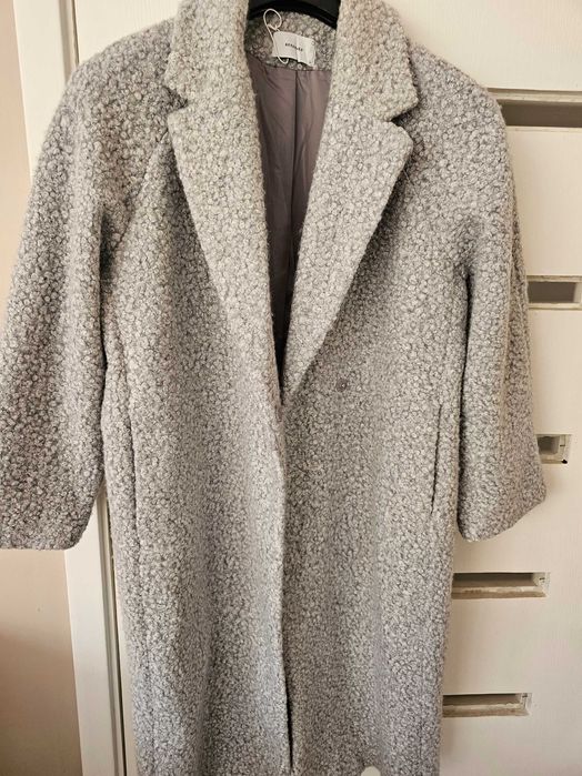 Ново палто Reserved, L размер