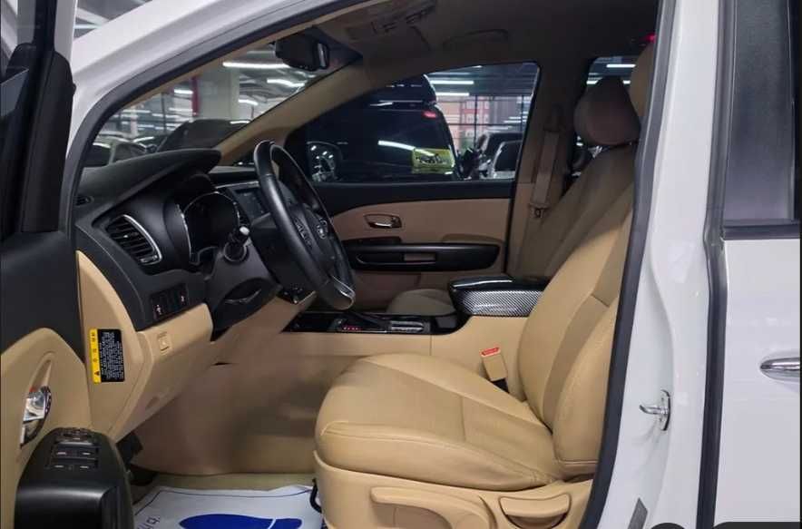 Kia Carnival 2.2crdi 9-locuri Luxury