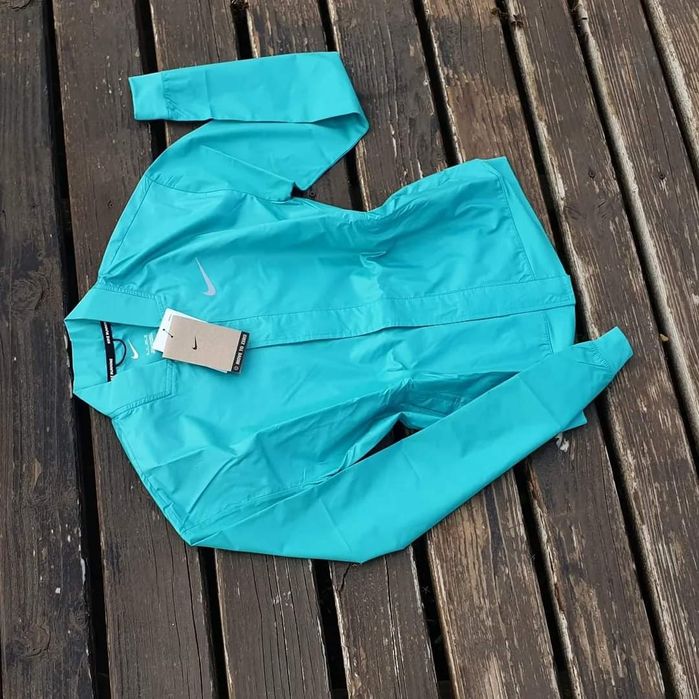 Дамско яке Nike зелен син цвят размер XS S M и L ветровка  ново