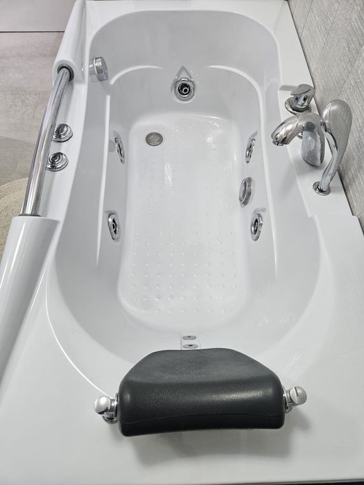 Cada hidromasaj aproape noua