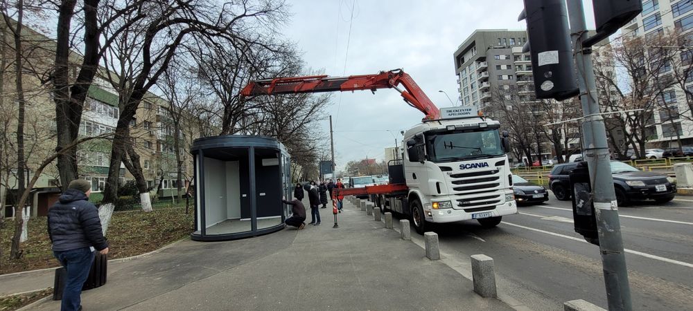 Camion cu macara , transport