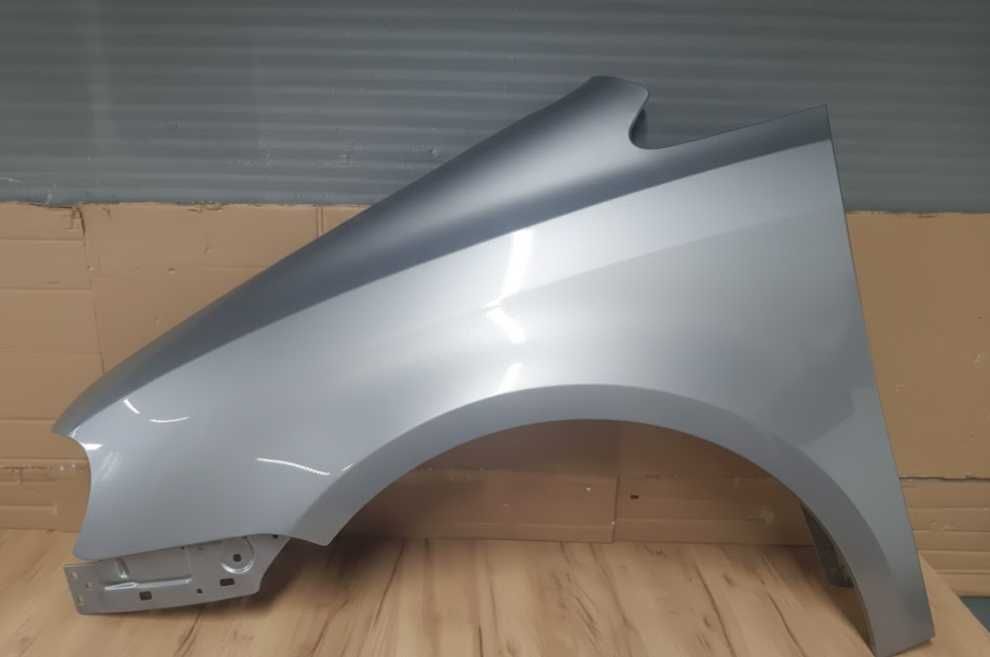 Aripa Fata Stanga VW Touran An 2003-2006 (LA7W (Gri Deschis))