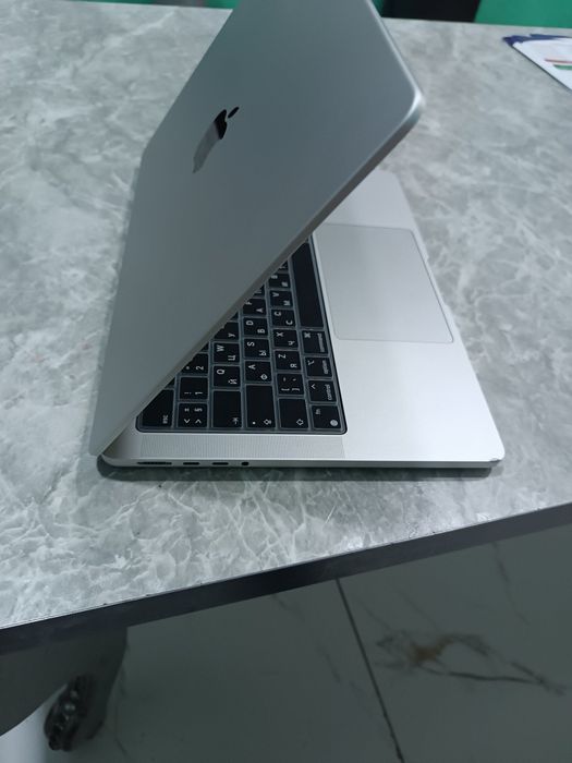 MacBook Pro M1 Pro 16/512