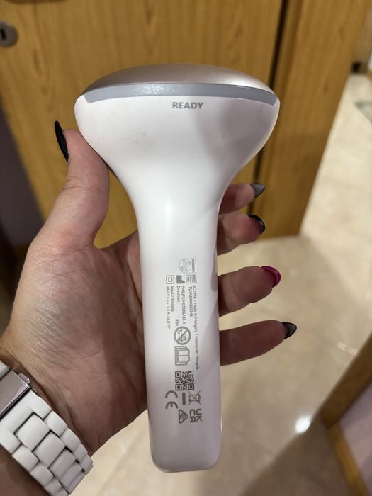 Фотоепилатор Philips LUMEA SC 1998 чисто нов