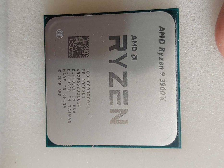 AMD Ryzen 9 3900X + Gigabyte X570 Aorus Elite