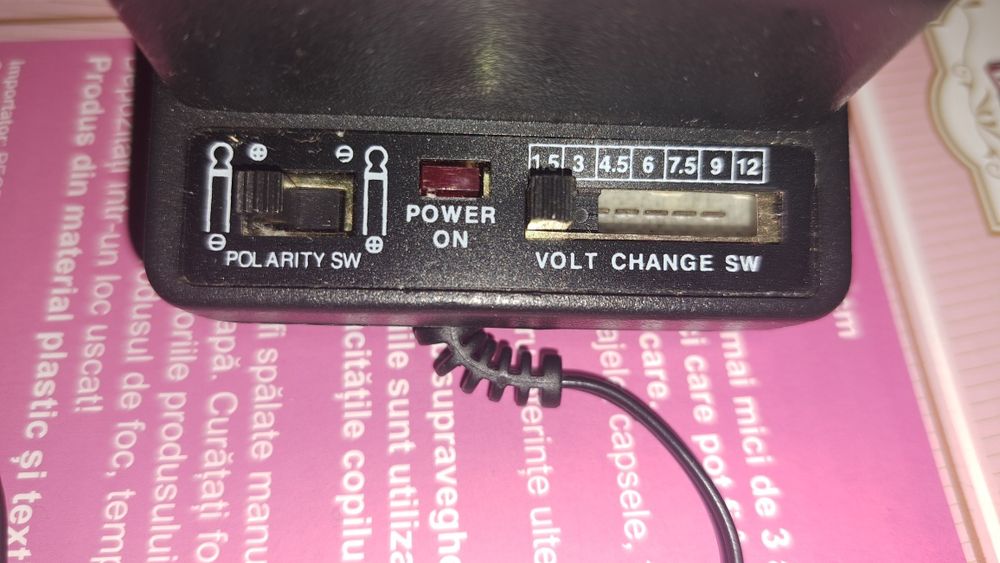 Alimentator universal AC/DC