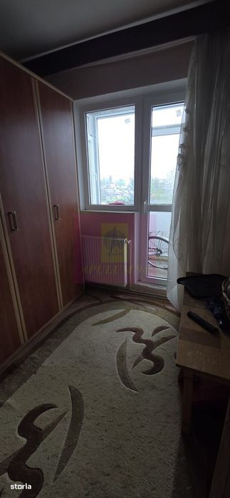 Apartament cu 3 camere de vanzare in Campina, central