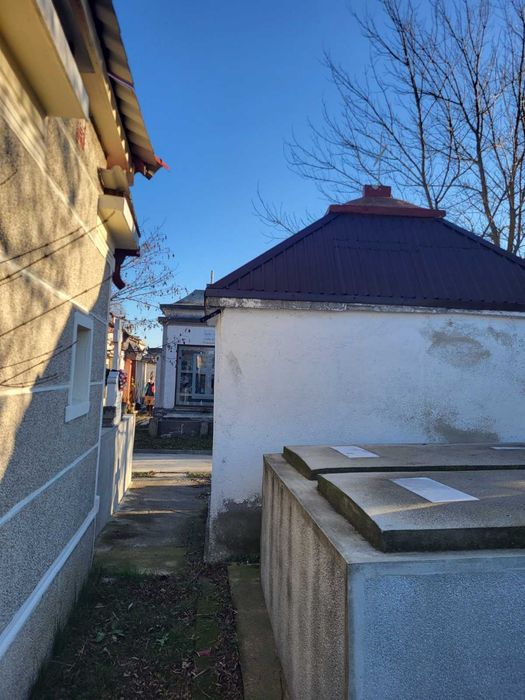 Vand locuri de veci in sf, Gheorghe Pitesti