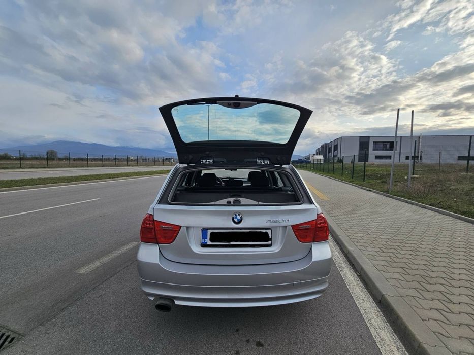 Продавам BMW 320D