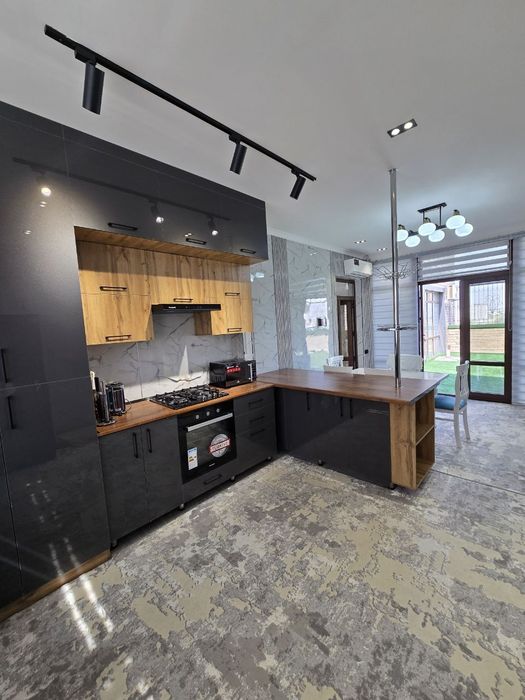 4х комнатная с новым ремонтом и сауной