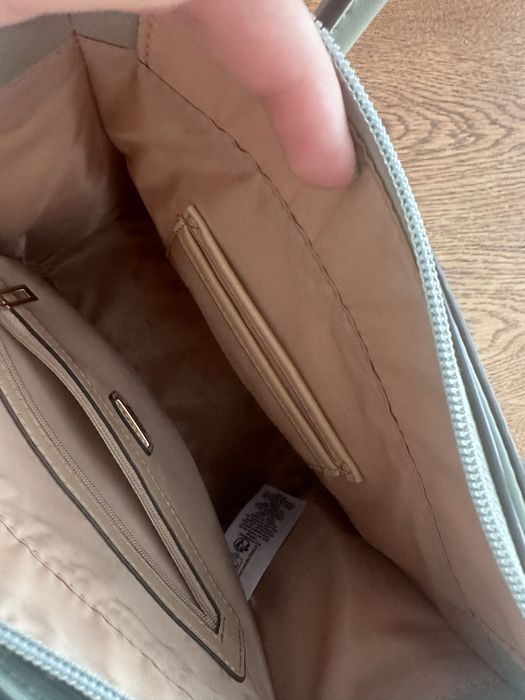 Чанта Guess от кожа