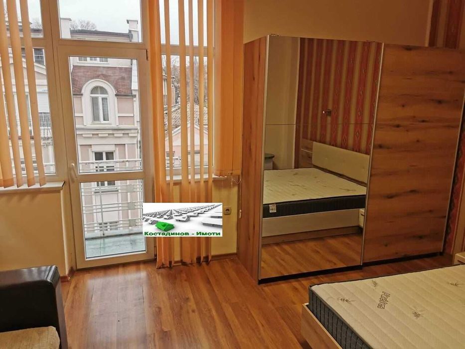 Дава се под наем Многостаен апартамент в Пловдив, Център - 170 кв.м за 850 € - Снимка #4