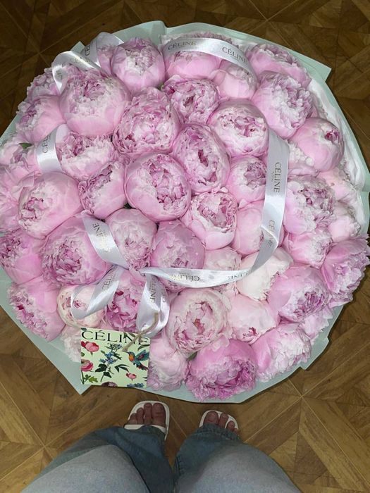 ЦВЕТОЧКИ,розы с скидкой