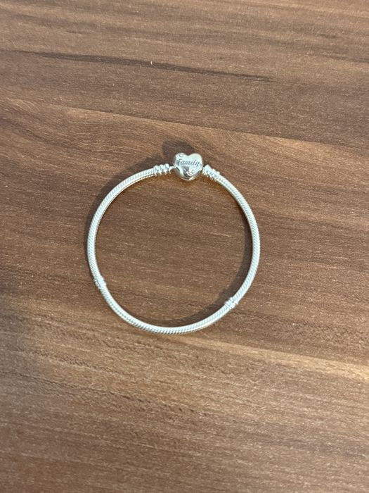 Bratara pandora noua