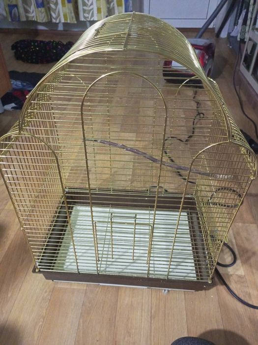 Продаеца клетка для попугаев