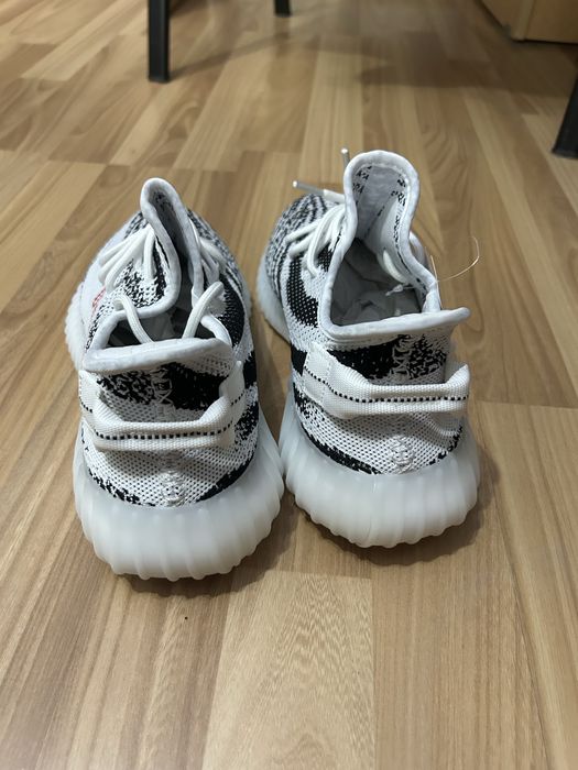 Yeezy 350 Zebra