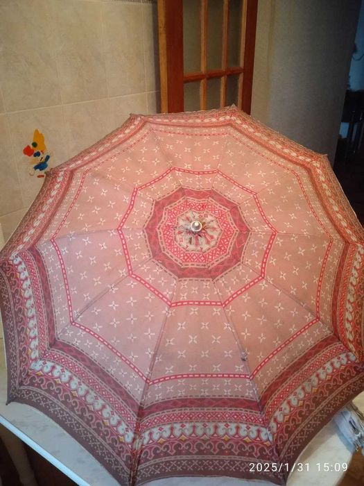 Зонтики разные от 2500