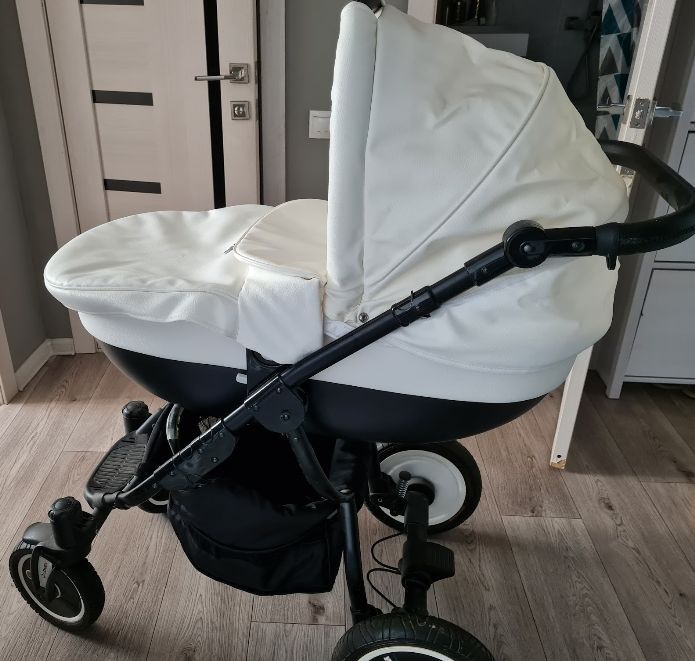 Продам коляску Lonex