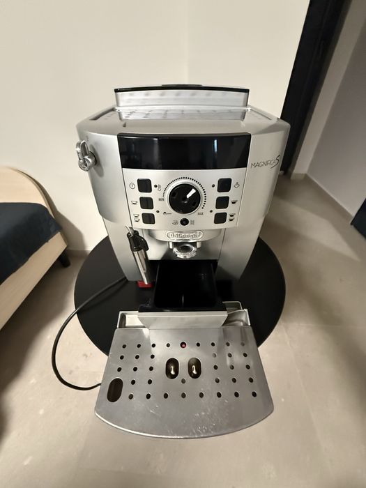 Кафе машина DeLonghi Magnifica S