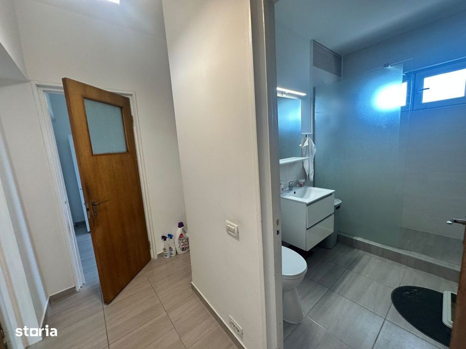 DEOSEBIT! 2 camere - 65 mp | Tavane inalte 2,80 m | Centrala | Boxa |