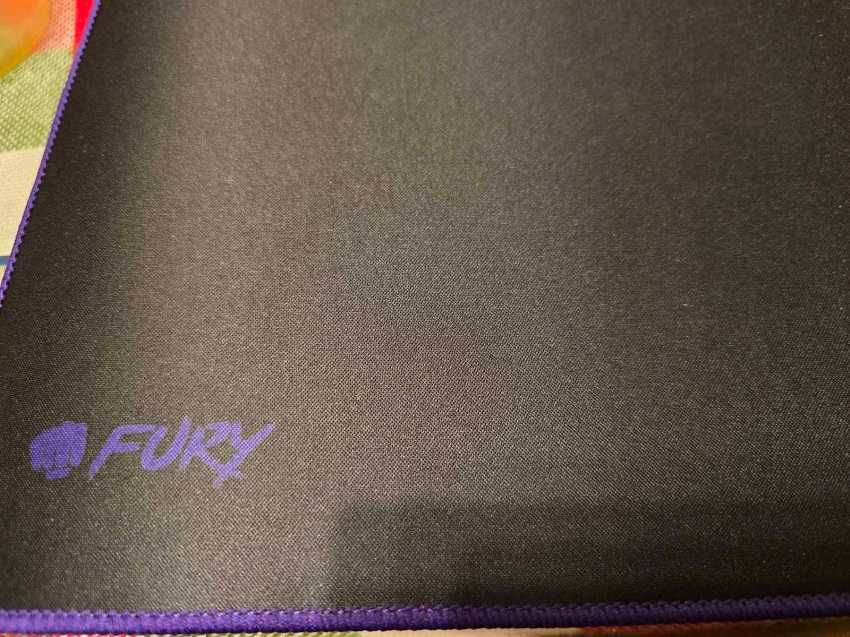 ЛОТ Безжични Bluetooth слушалки LED + Геймърски пад за мишка Fury L