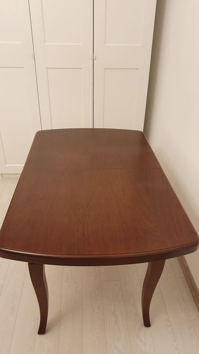 Продам кухонный стол со стульями