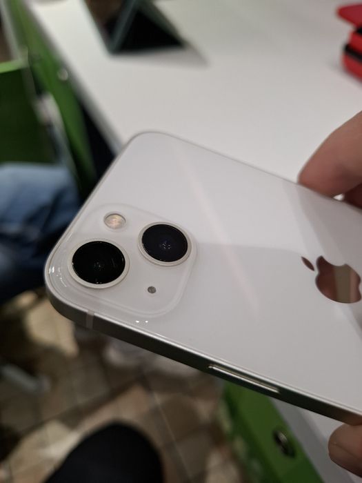 Продаю iPhone 13