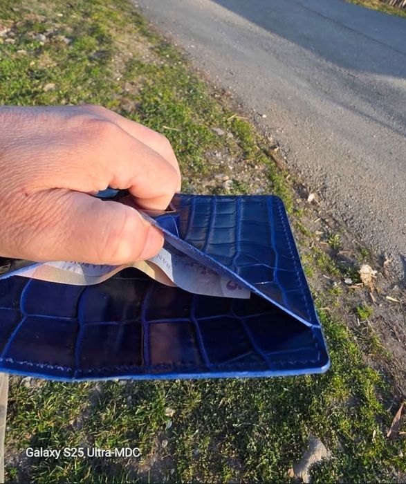 Vând două portofele din piele naturala, handmade, la pachet