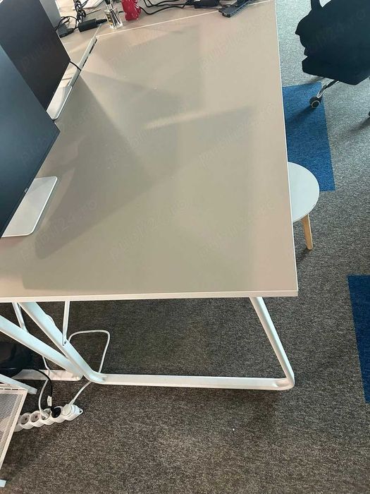 Vând birou IKEA Huvudspelare