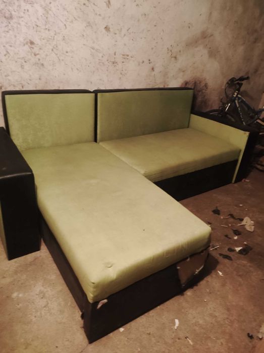 Разтегателен диван