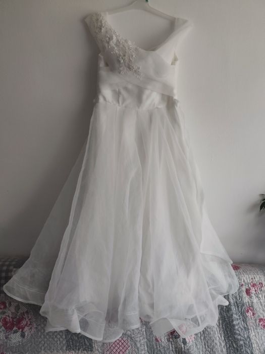 Rochie mireasă simplă