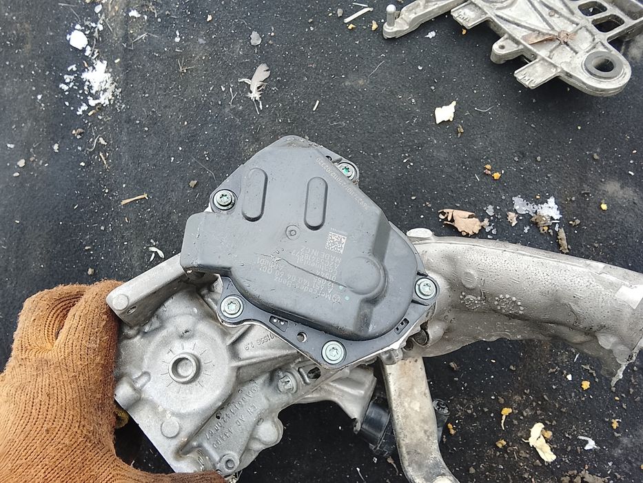 Запчасти на Мерседес w212