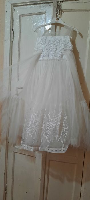 Платья для девочек 6 и 8 лет.