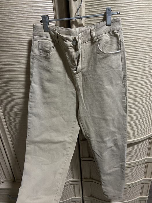 Джинсы бежевые женские