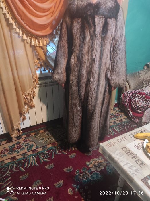 Шубу енот продам срочно