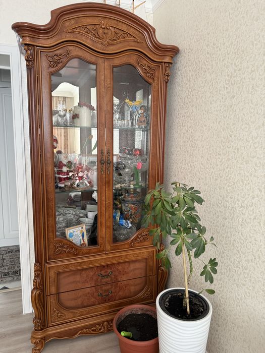 Стенка, сервант, шкаф
