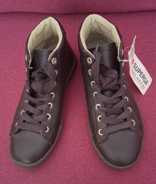 Чисто нови кожени кецове Superga, 35 номер