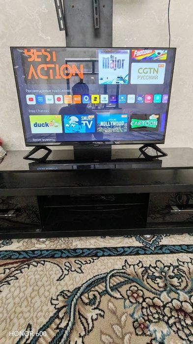 Телевизор Li 32 Smart tv безрамичный