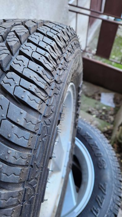 Гуми с джанти за Сузуки Джимни